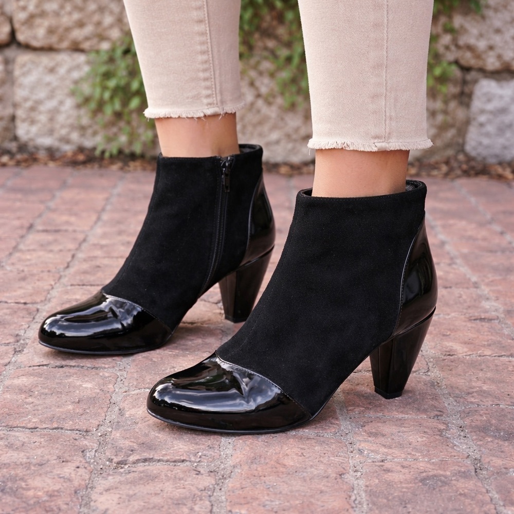 CLAUDIA CIUTI Modern Italian Black Leather and Suede Ankle Boots, 9.5M